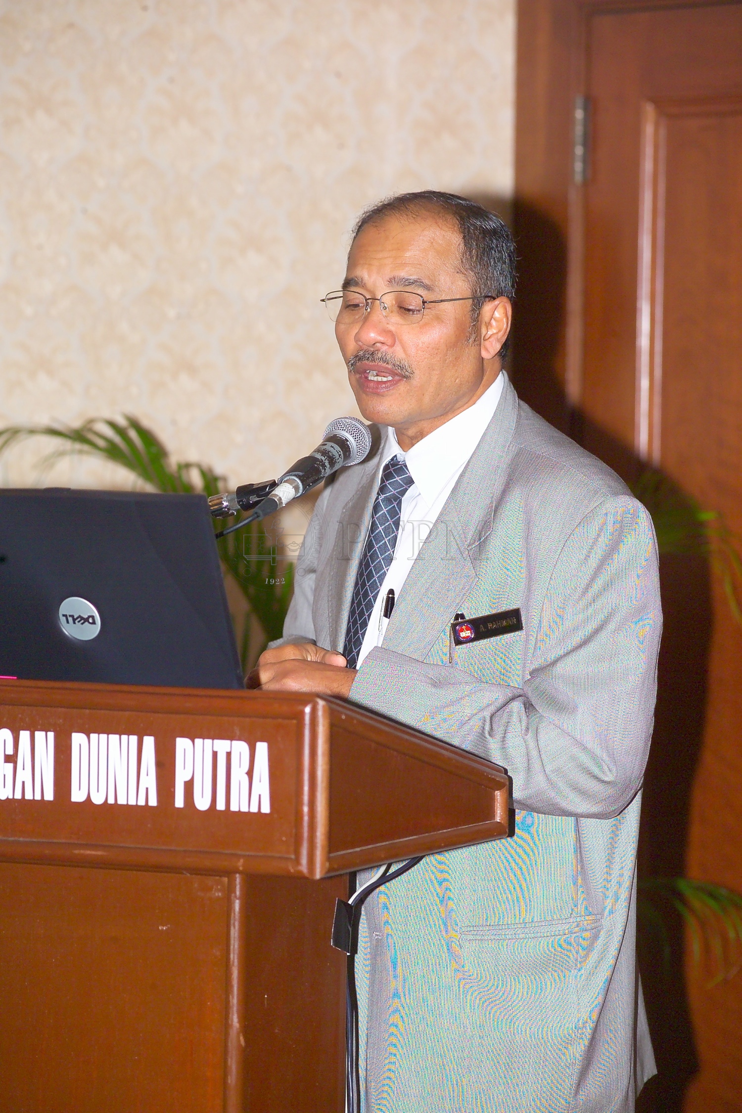 PTPM 06 23 eduresearch D9X40780